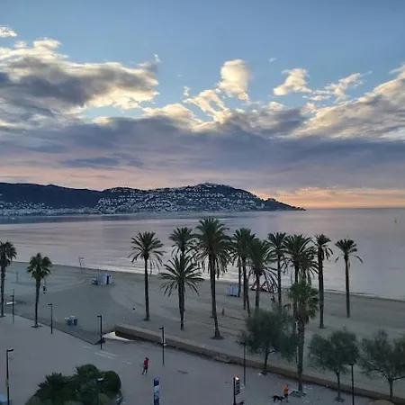 Con Terraza Cerca Del Mar * Roses