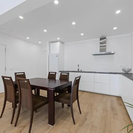 Con Terraza Cerca Del Mar Apartamento
