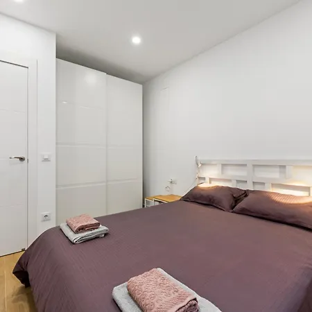 Apartamento Con Terraza Cerca Del Mar *
