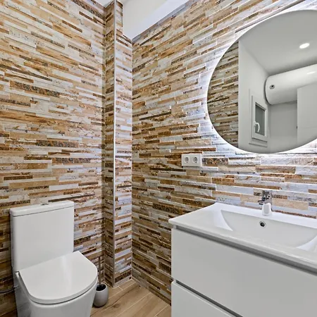 Apartamento Con Terraza Cerca Del Mar *