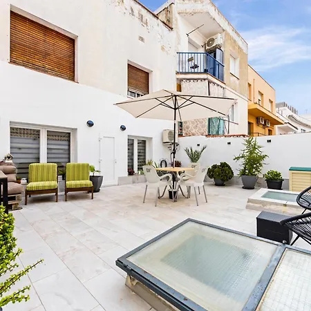 Apartamento Con Terraza Cerca Del Mar *